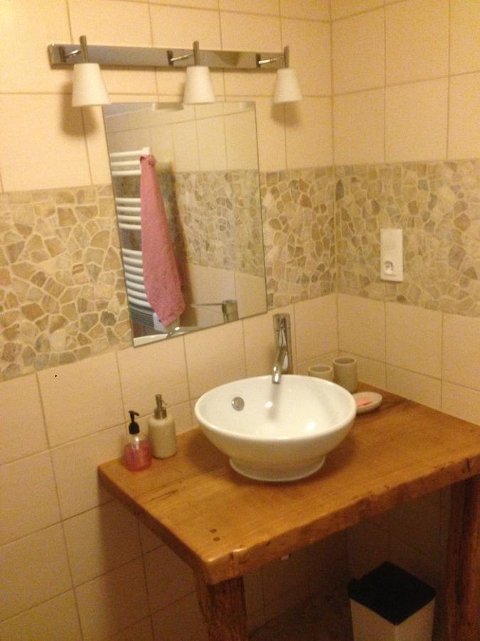 Lo Petit Cretsou Bed and Breakfast Simeyrols Εξωτερικό φωτογραφία