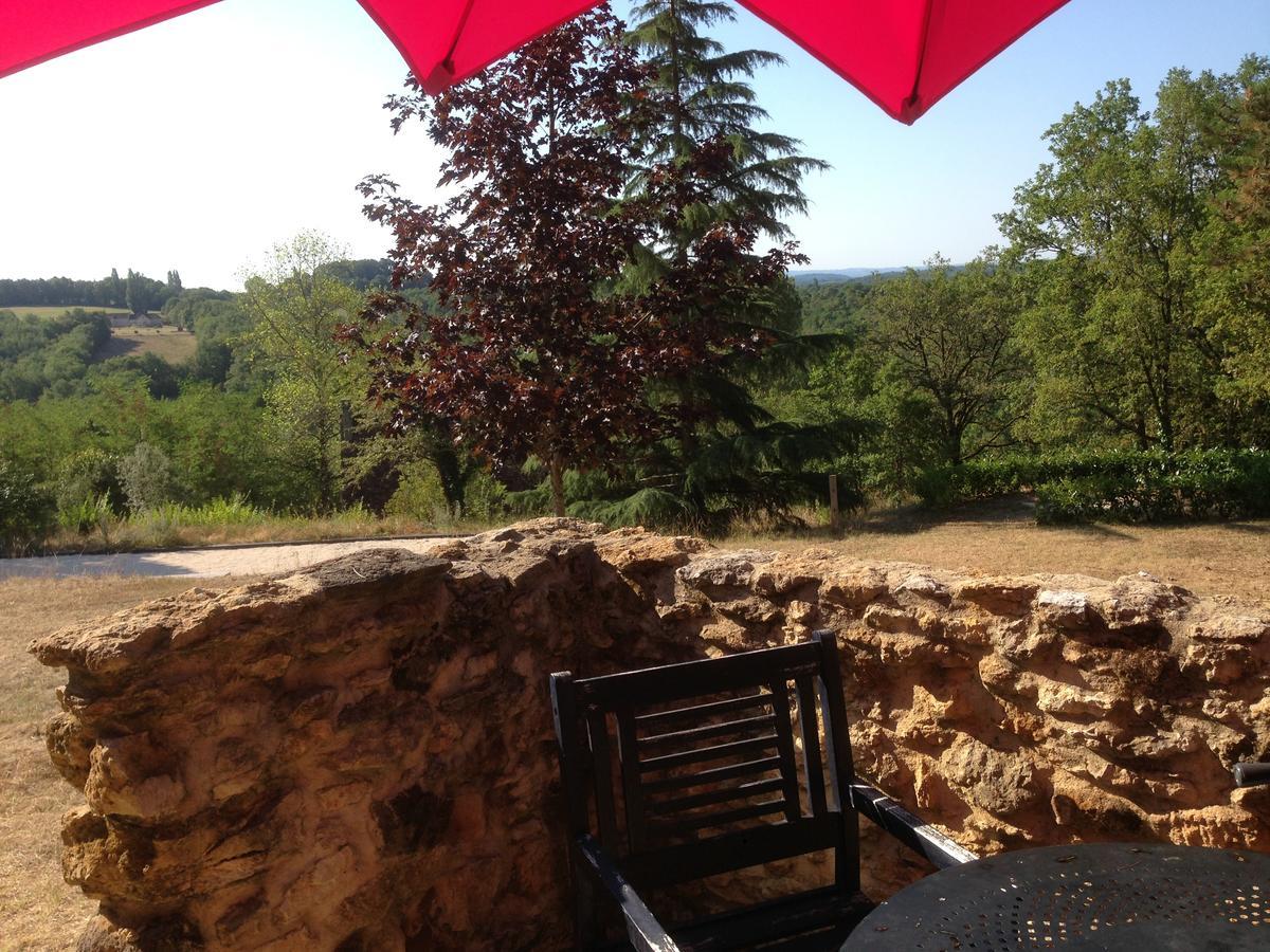 Lo Petit Cretsou Bed and Breakfast Simeyrols Εξωτερικό φωτογραφία