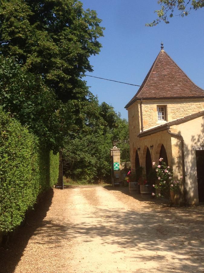 Lo Petit Cretsou Bed and Breakfast Simeyrols Εξωτερικό φωτογραφία